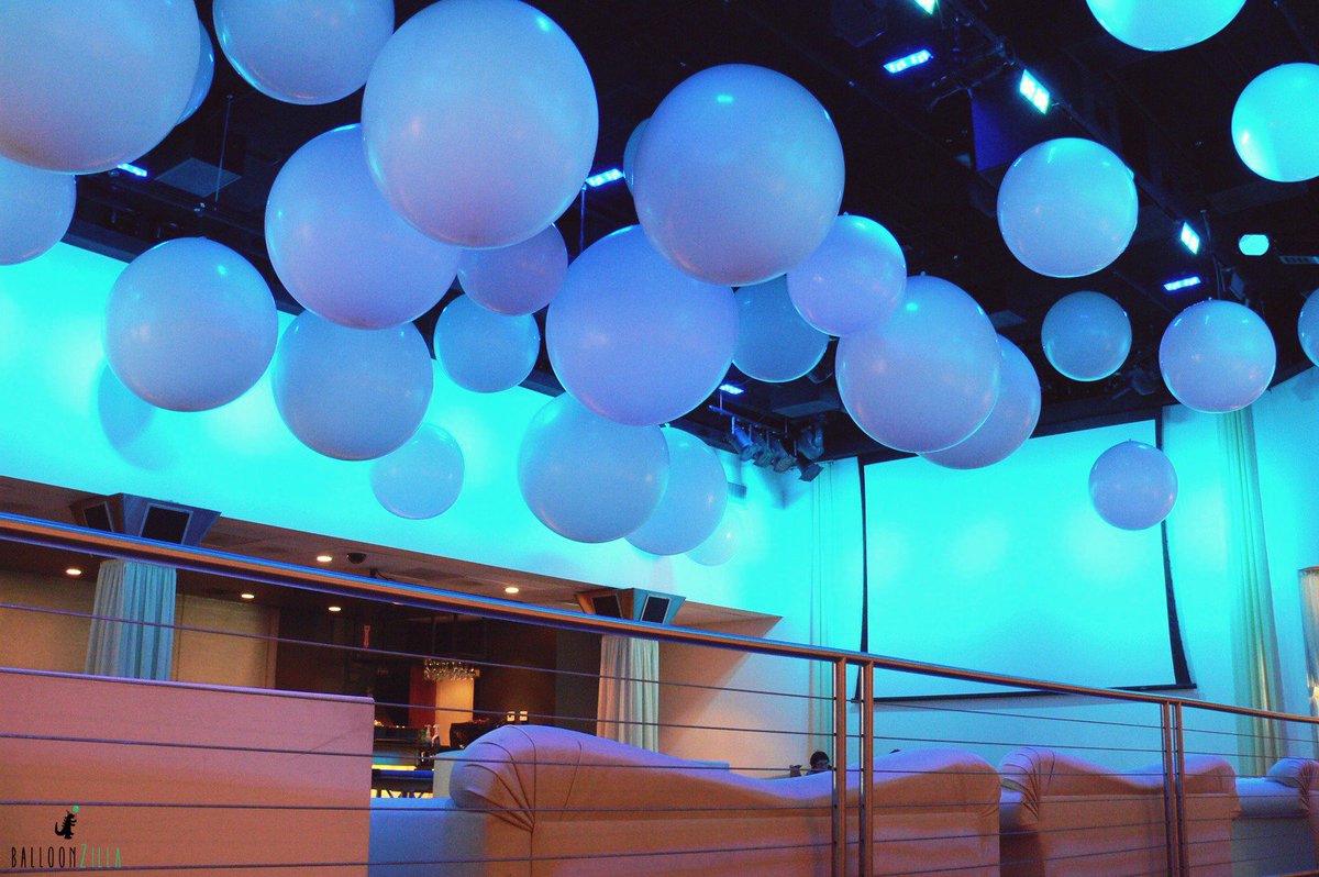 balloonzilla's tweet photo. All the best things in life GLOW! 😮 #thursdaythoughts
🎈
💙
☄
🎈
#balloons #balloon #balloonzilla #events #event #customballoons #glowinthedark #blue #corporateevents #fun #party #partydecor #partyplanner  #nightlife #floatingballoons #looseballoons #b2bevents #eventprofs https://t.co/qS5Iuq3BVJ