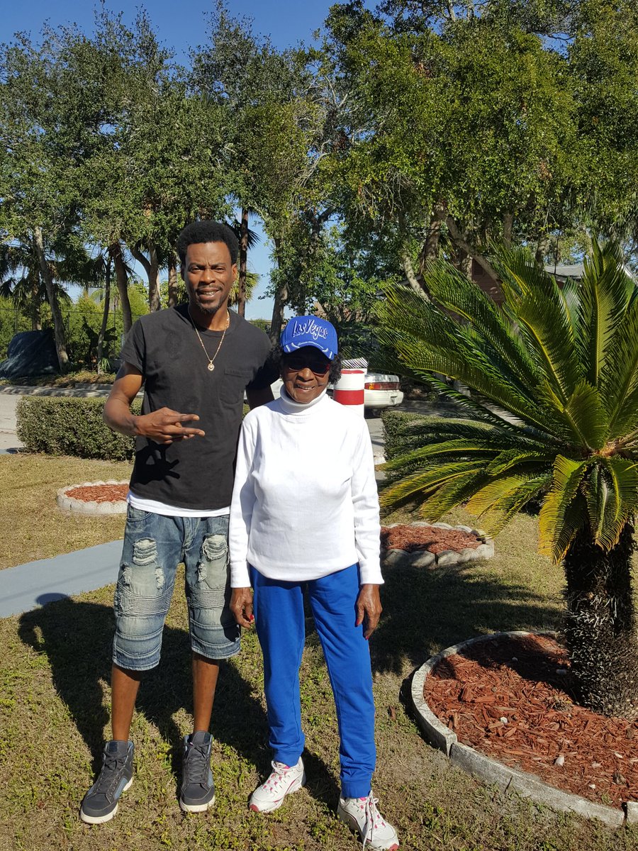 BReid78's tweet photo. My grandma https://t.co/ldMzJxQMjS