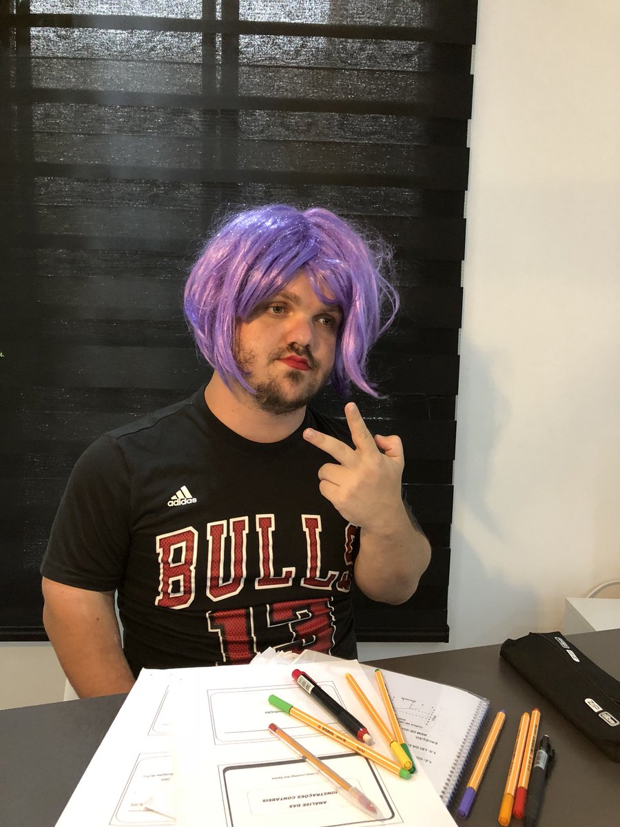 m4tteus's tweet photo. Quando lembro que falta menos de um mês pra começar as aulas... https://t.co/xkJrG6hbDp