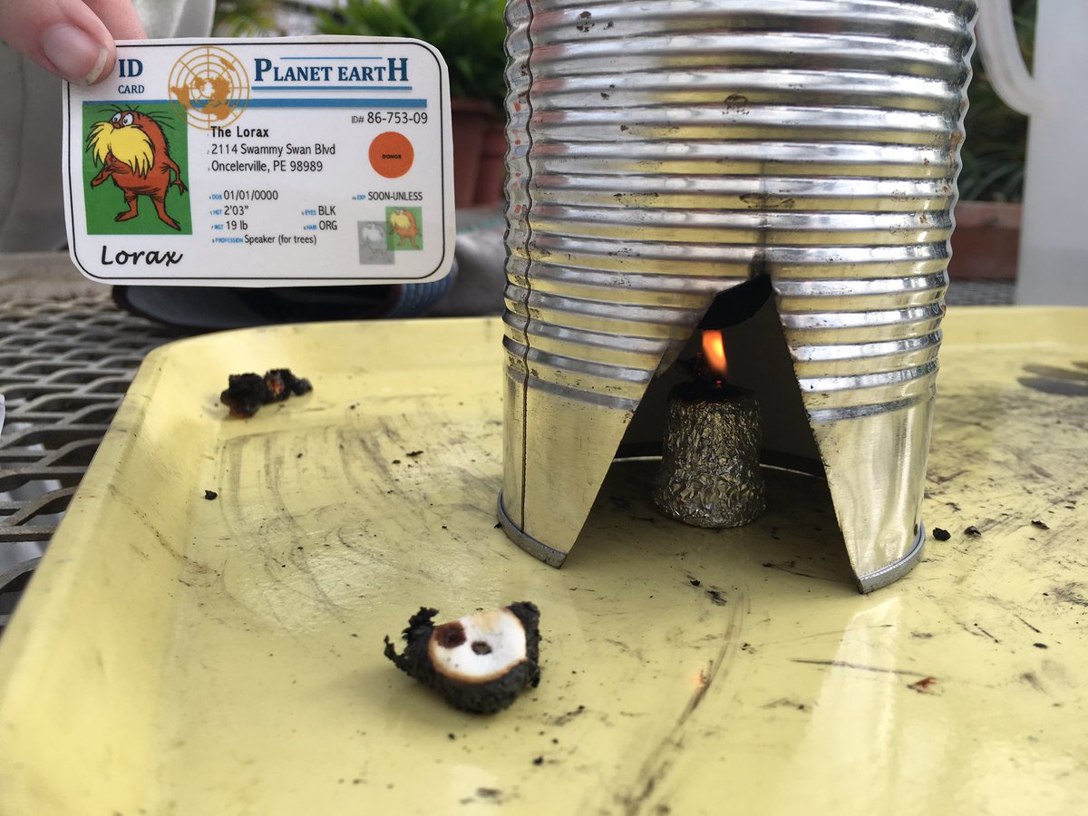 tk508704apes's tweet photo. by burning our food, we can estimate about how much energy and nutrition is in it. doing this can help us determine how much food is needed for our worldwide population, that keeps on growing, to stay healthy and nourished. #apespop @franklinlorax https://t.co/QeAadOENkp