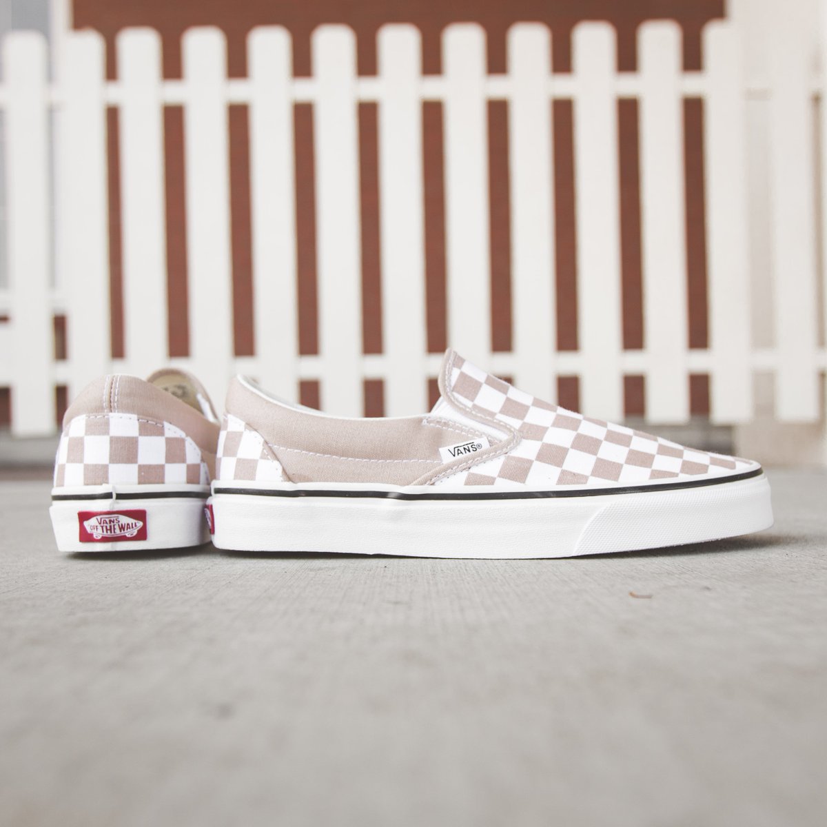 frappe true white checkerboard vans