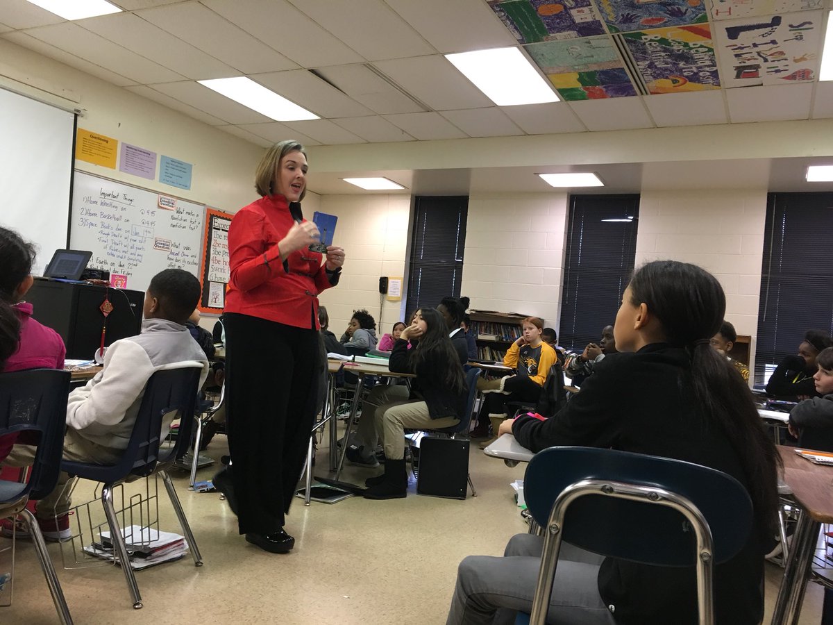 Ms_Strickland_'s tweet photo. Huge shoutout to @DrPeeples for coming in to talk about her experience in China with these studious young people! #ChinaUnit #Tigers https://t.co/KPdcL51T2M