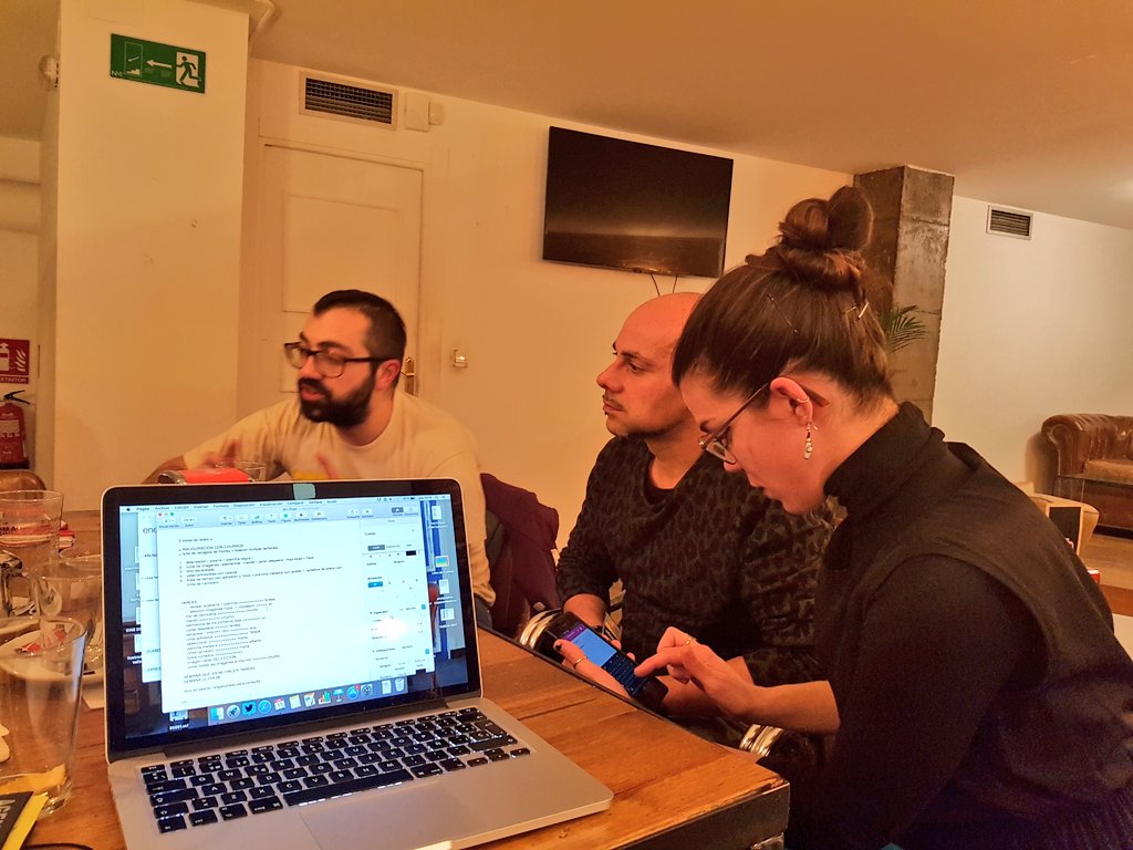 Hoy nos hemos reunido para trabajar juntas en la Expo que tendremos en febrero en @ejovenva 😁 #Distrito11 continua!! Ahora con una nueva fase!!!