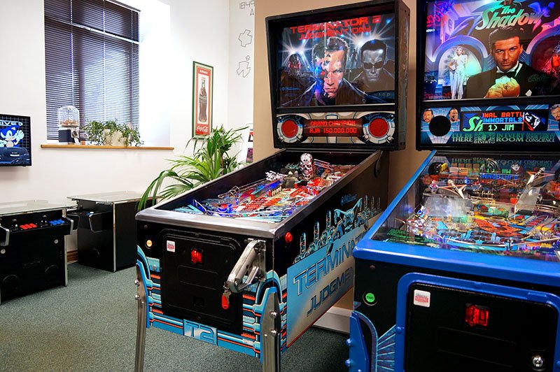 Pinballeric's tweet image. Terminator 2 pinball machine by Williams