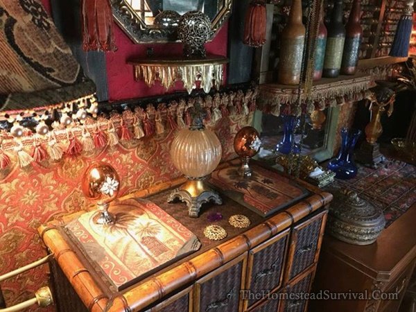 HomesteadSurviv's tweet photo. Grand Gypsy Caravan Trailer Tiny House Tour Sale (15 Pictures)
https://t.co/5NqcHl1HUq
#Gypsy #Caravan #trailer #tiny_house #tiny_home #Sale #RV #rving #Burningman #Camper https://t.co/NyEX6E3eGk