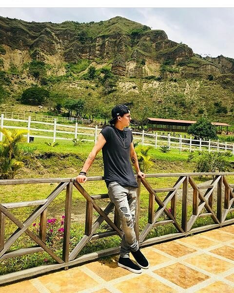 chrisnaticaspr's tweet photo. ¿Les gustaría pasarse en una hacienda con nuestro consentido?@christophervele https://t.co/ZVLW27786Q
