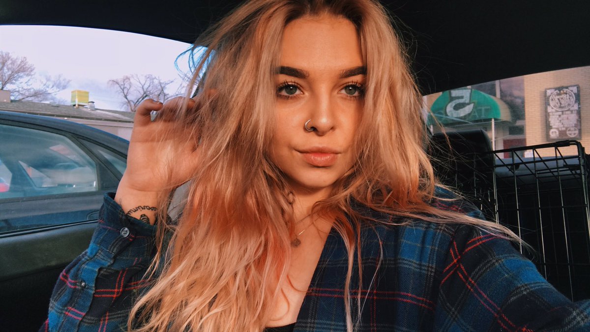 misskendaddy's tweet photo. now i'm blonde https://t.co/5xlJEeiM20