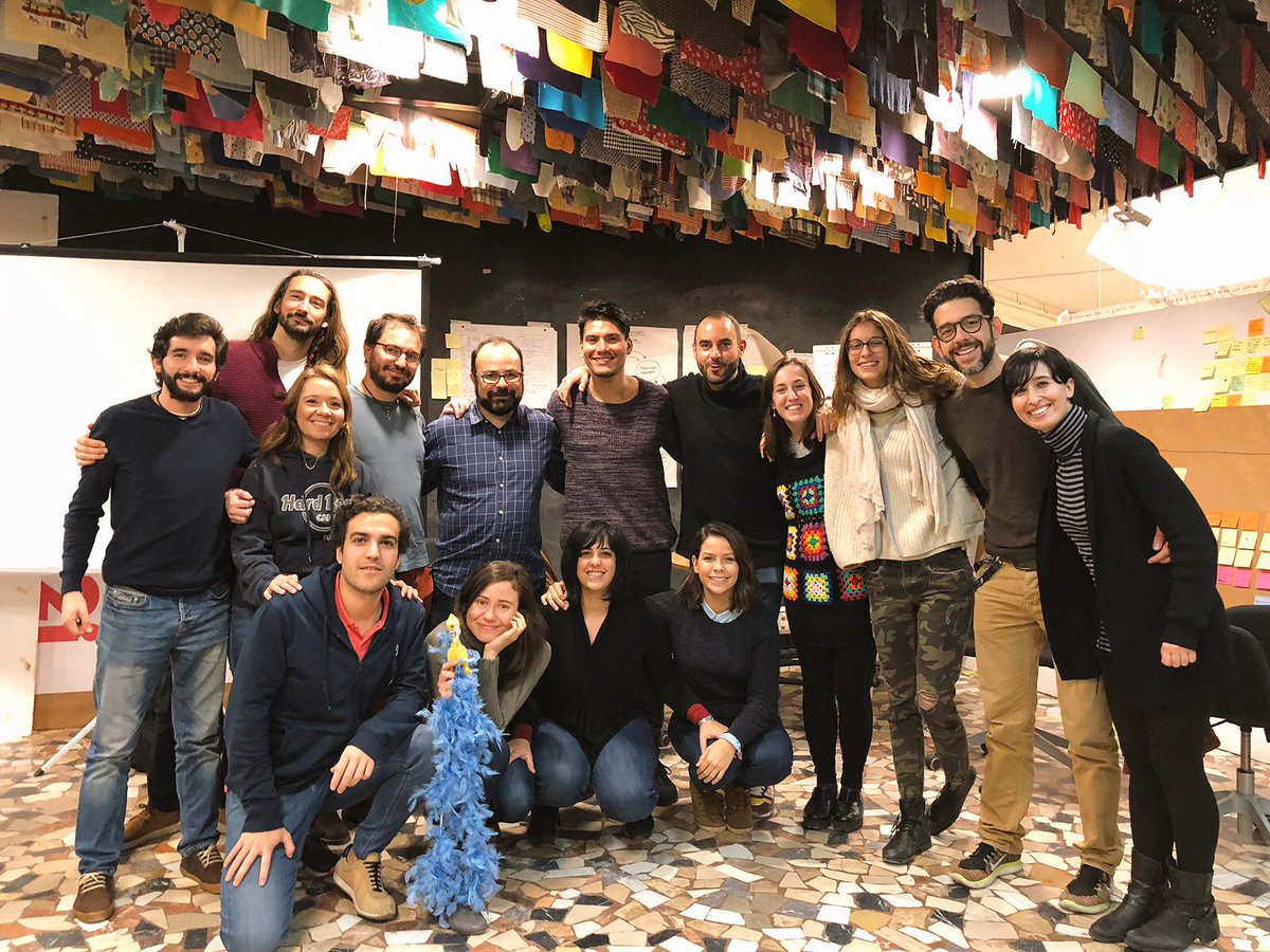 iamangelapons's tweet photo. Hoy en @h2iinstitute hemos tenido una clase absolutamente refrescante con @JuanPastorBus . Hemos practicado la improvisación en el storytelling, tai chi e incluso hemos rapeado nuestros retos #h2iinstitute #creativitymethods #flow #profesionalidadyseriedadnosonlomismo https://t.co/fhFpCzYTqQ