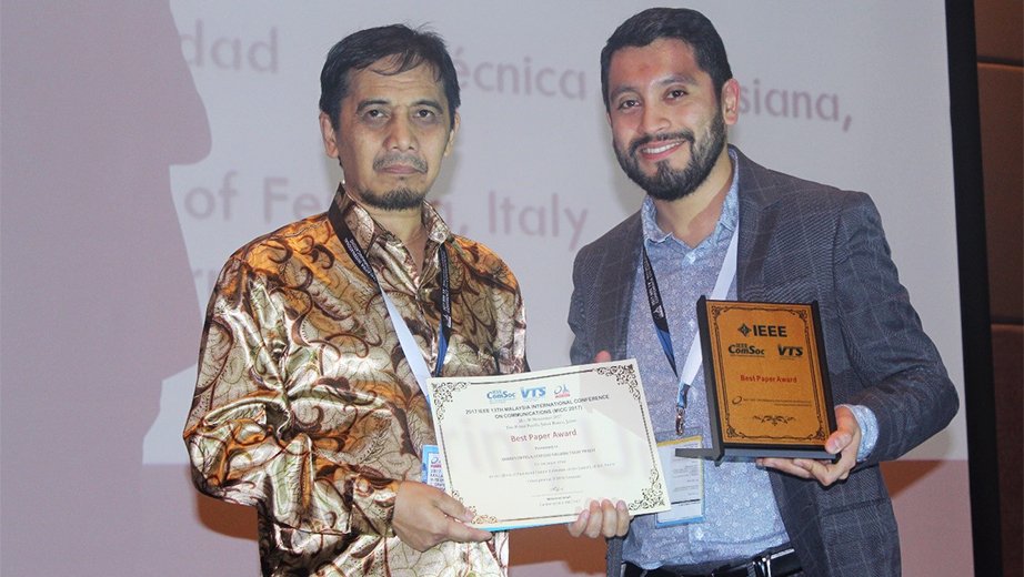 upsalesianaec's tweet photo. 📰 Investigador de la UPS premiado con el Best Paper Award en #Malasia. #InvestigaciónUPS #ViveUPS

➡ https://t.co/XyQsqL4klB https://t.co/Pr2HVUrMWE