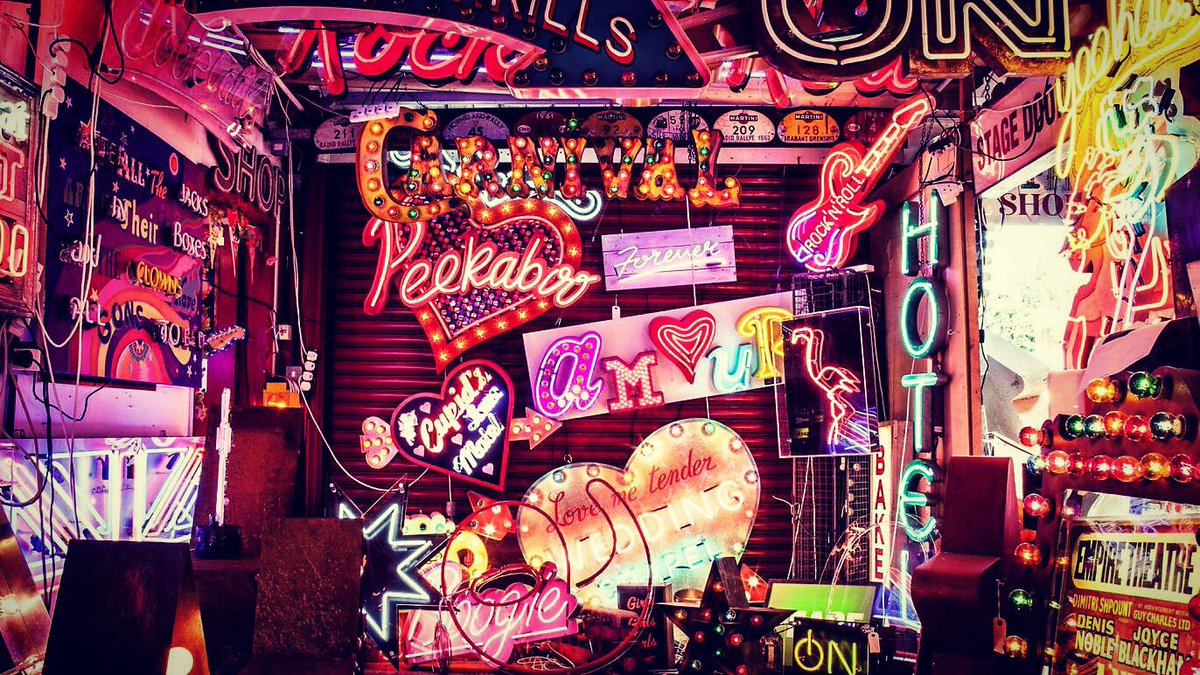 KevinCMcBride's tweet photo. #tripthelightfantastic #prettyinpink #lightsofsoho @lightsofsoho ๐ธ https://t.co/V5rhF7bUec