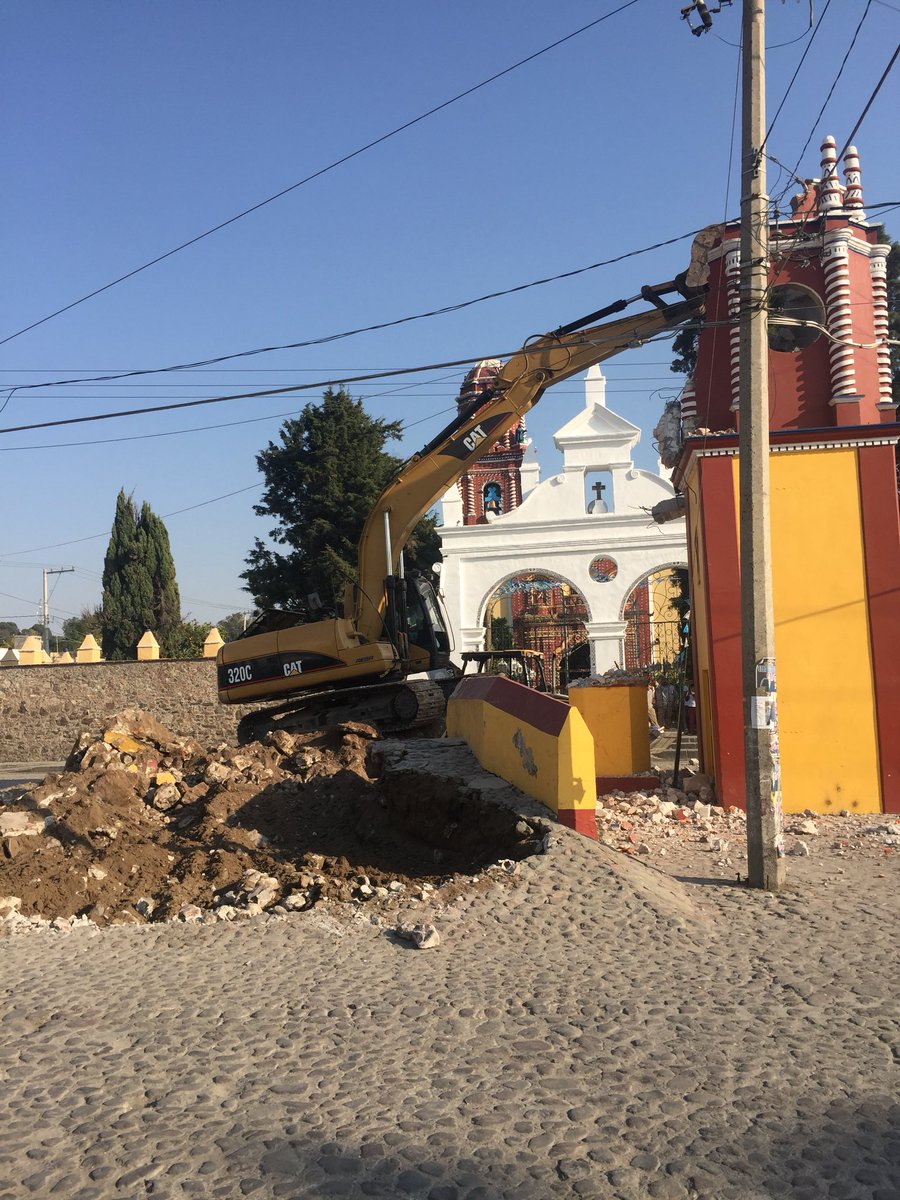 Torre y reloj de Tonantzintla derribados / Twitter