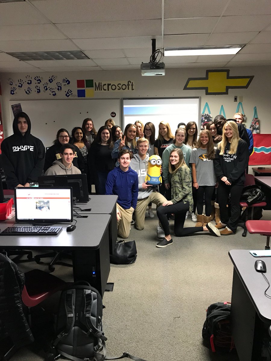 PCH_DECA's tweet photo. We had a great time promoting DECA in Marketing 1 &amp; other business classes in PCH as a part of the District 8 Spirit Challenge! Looking forward to more community projects this semester! https://t.co/pMj7d3Rmmm