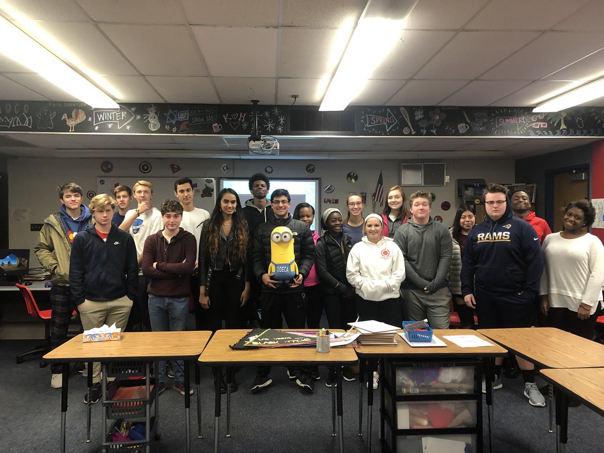 PCH_DECA's tweet photo. We had a great time promoting DECA in Marketing 1 &amp; other business classes in PCH as a part of the District 8 Spirit Challenge! Looking forward to more community projects this semester! https://t.co/pMj7d3Rmmm