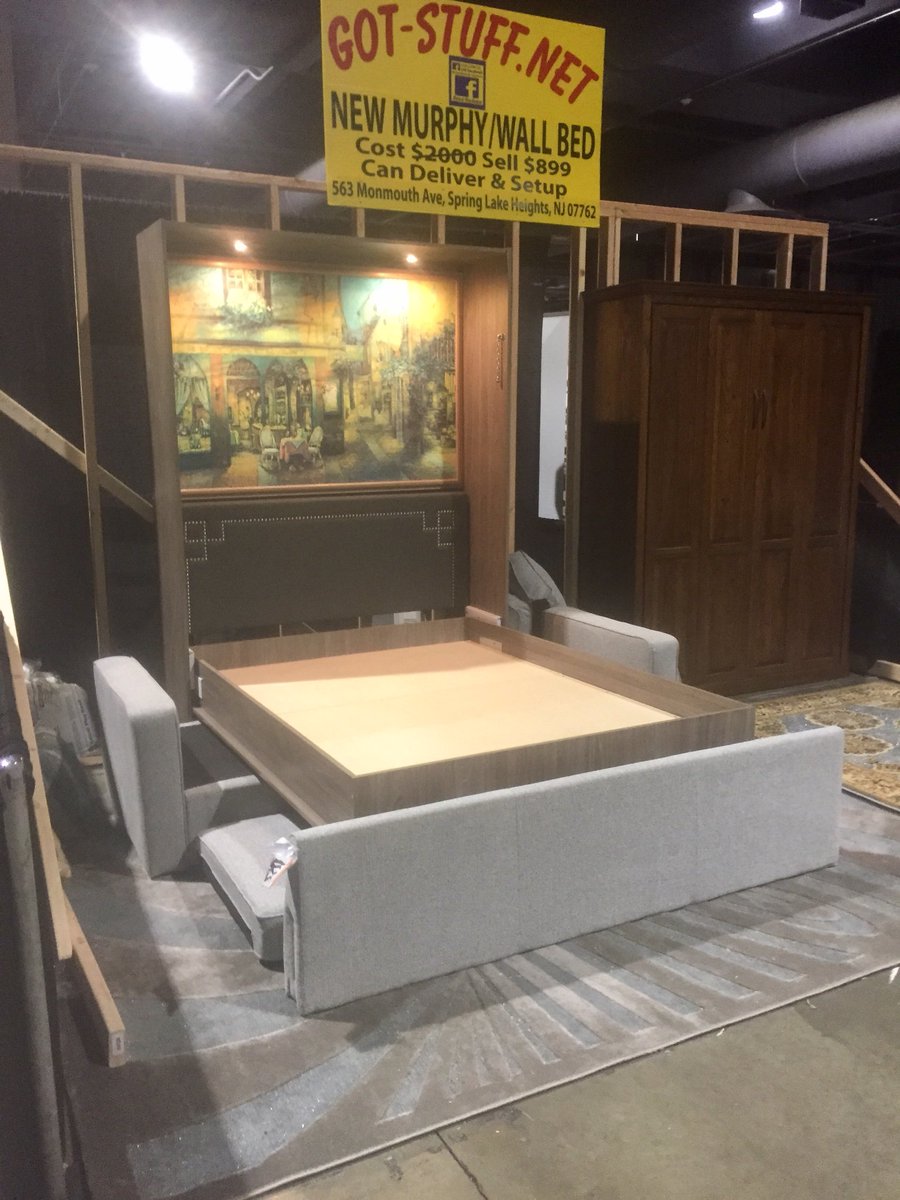 MurphybedsBroR1's tweet image. @PhillyHomeShow getting set up &amp;amp; ready to go in booth #319! 
#Murphybeds@BrotherRene #maximizingspace #Murphybeds #Murphysofa
