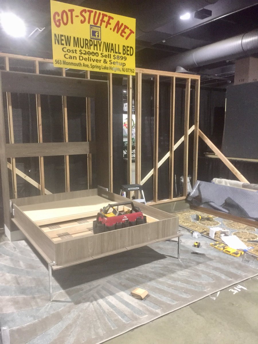 MurphybedsBroR1's tweet image. @PhillyHomeShow getting set up &amp;amp; ready to go in booth #319! 
#Murphybeds@BrotherRene #maximizingspace #Murphybeds #Murphysofa