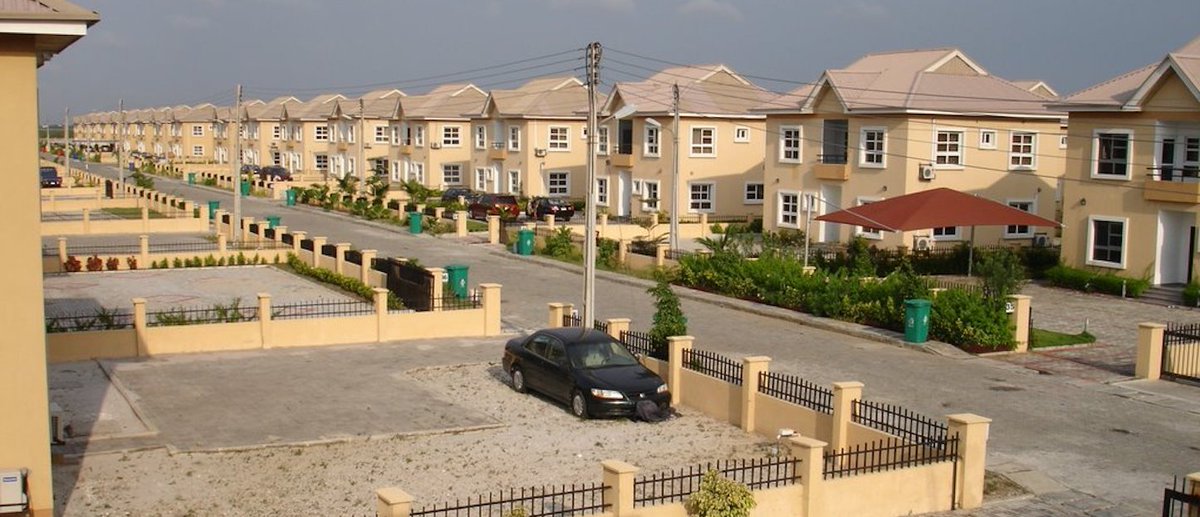 ALT_uscis's tweet photo. We just wanted to share what the collection of huts called Lagos nigeria looks like https://t.co/0ZrPjEHMpI