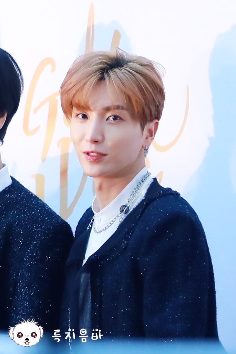 13elieveSG's tweet photo. [HQ PIC] 180111 ‘Golden Disc Awards’ Red Carpet - Leader Teuk is shining brightly~ So stunning! [4P] (Cr:@teukzhiyinbar) https://t.co/DyBC1iT9wH