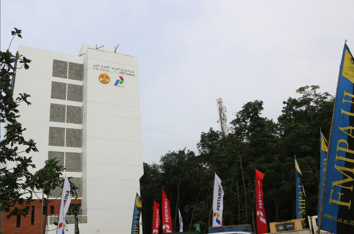 univ_indonesia's tweet photo. UI Resmikan Gedung Laboratorium Riset Multidisiplin FMIPA-Pertamina https://t.co/rLyCBQN8dK #beritaUI #universitasindonesia https://t.co/HgZZtNY7Gn
