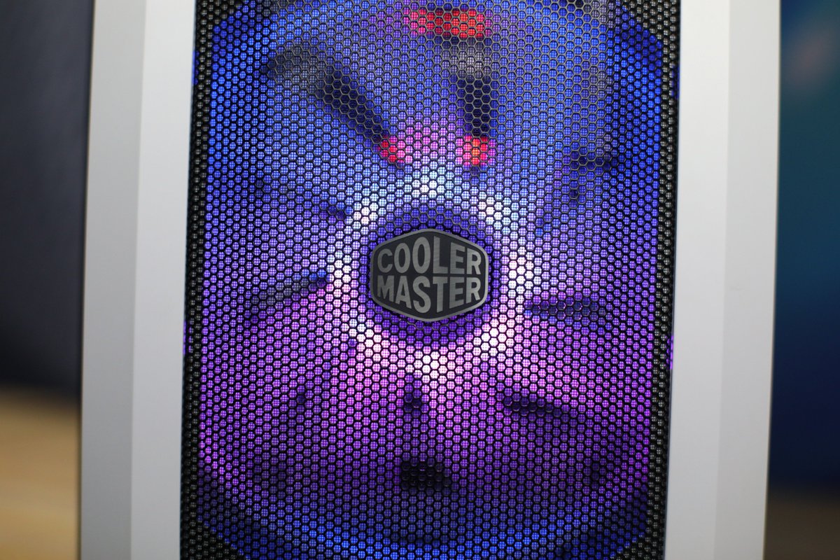 CoolerMaster's tweet photo. H500P White Mesh: It's about to get cooler in here...
#CMCES2018 #CMLV2018 https://t.co/Mrl0GXqAEw