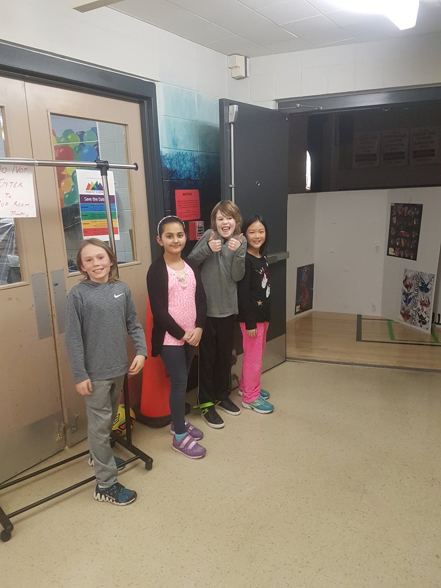 EarthXplorers's tweet photo. Had so much fun tonight at the #puppetspectacular @connectcharter that we forgot to take photos! Let's see them parents! Tweet them if you've got them! WE LOVED THE FULL HOUSE! :) https://t.co/z6EHJtzcXs
