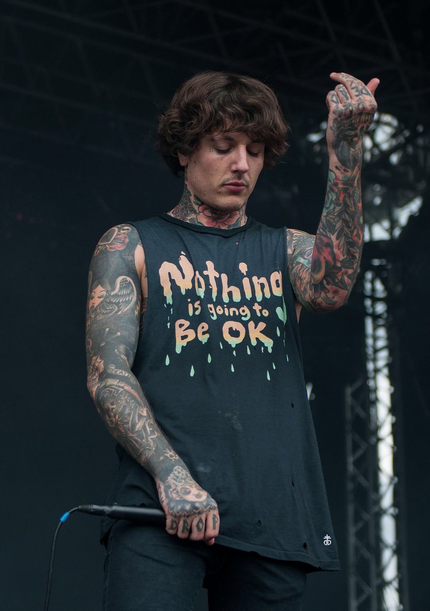 jenniferraaa's tweet photo. This man....fuck🙌 #oliversykes https://t.co/gUoJF5vh9U