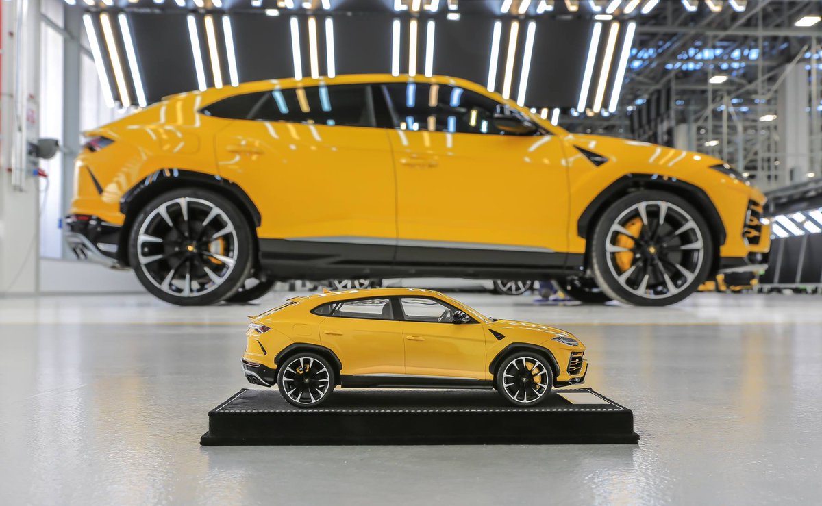 Putting excellence into perspective. 

#sincewemadeitpossible #lamborghinicalgary #Lamborghini #urus #lamborghiniurus #supersports #SSUV #gamechanger