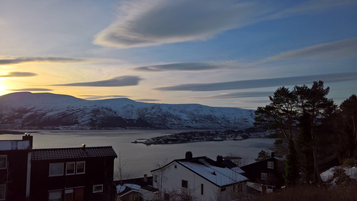 kvasatka's tweet photo. Breathtaking🇳🇴 https://t.co/uGMOajvrLS