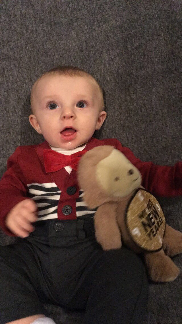OnSumRealSht's tweet photo. #Latepost but my little man on New Years 💖✨ https://t.co/T86lPH2Z3B