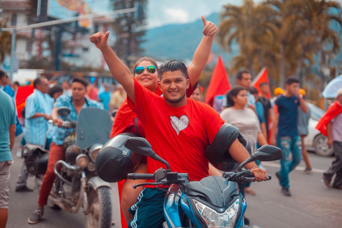 PartidoLibre's tweet photo. Nos mueve el amor por la patria y la justicia, pues ya nada volverá a ser como ha sido siempre, porque esta generación ha tomado la decisión de cambiar Honduras. ¡Somos la juventud heredera del legado de Morazán! ¡Venceremos! https://t.co/u07brxhYD9