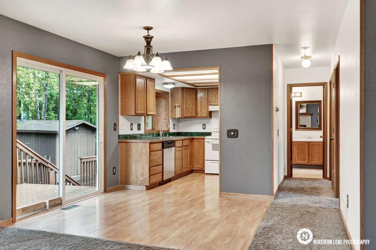 BeautifulAlaska's tweet photo. Interested in a remodel this year?  Here are some kitchen design trends for 2018:  https://t.co/Qtlz31bdkE  #beautifulalaska #alaskarealestate #callingalaskahome #youralaskahome #anchoragealaskahomesforsale #907 #kitchen https://t.co/1s3Q12YbfC