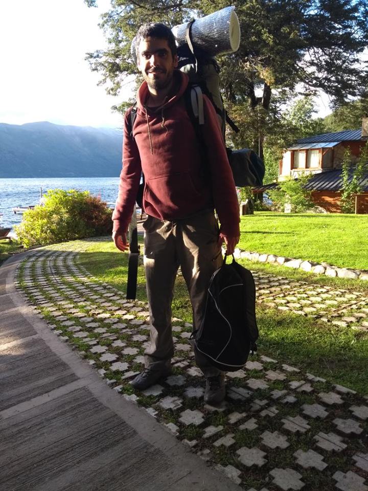 gracielaberame1's tweet photo. Mi hermano Joaquín está perdido en el CERRO TRONADOR, Bariloche. Estaba vestido como en la foto. Si alguien lo cruzó en el camino en los últimos días por favor comuníquese con el Club Andino Bariloche. 
0294 15 463 6960
Por favor difundir. #JoacoTronador. #AlertaSolidario # https://t.co/kMjmil4KKN