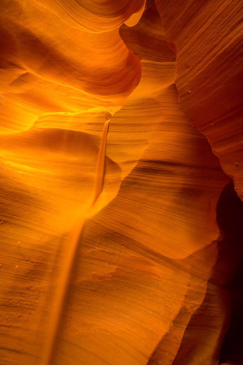 letmemeander's tweet photo. Shot this striking image at Antelope Canyon in Page, AZ - a visually stunning Canyon. For details on planning a trip to Page visit https://t.co/1Quj5PKqsd https://t.co/i8NbF8ZBt3