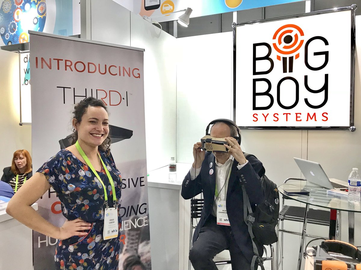 MyExpatUS's tweet photo. Chouette expérience avec #BigBoySystems qui propose de la #3D avec du son #binaural - Vivez une expérience réelle à travers la vision et l’audition d’une tierce personne 😎 @digitalwallonia #CES2018 #MyExpatCES https://t.co/HJD2xyS5yj