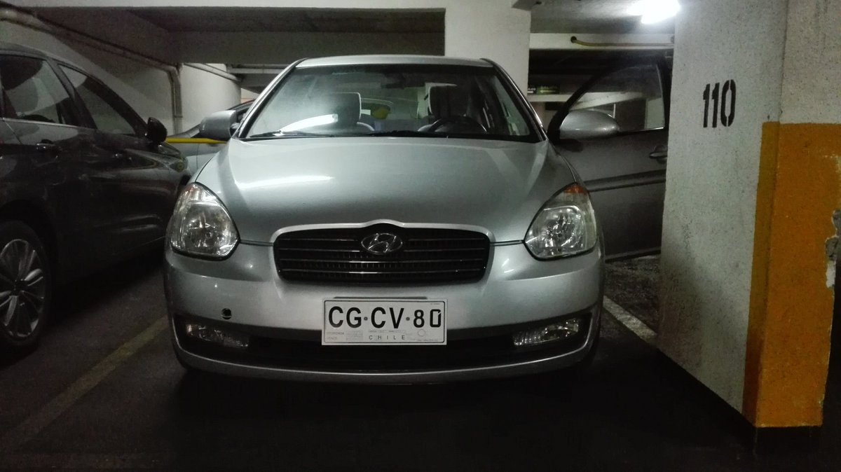 locoluengo's tweet photo. Hola @DonDateador ayúdame por fa!! Hola hace una hora me sacaron el auto de un estacionamiento en Santiago Centro, cerca de Av. Matta  Por favor necesito de tu ayuda para ver si alguien lo ha visto... Hiunday Accent 2010 patente CGCV80 https://t.co/wwKHu25G0G