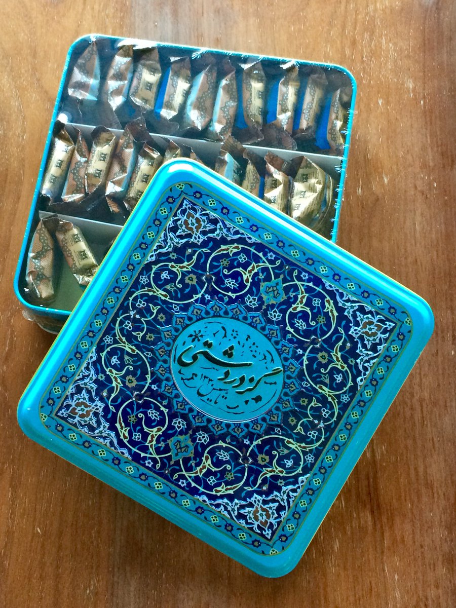 Chihiro イラン土産その３ イスファハーン名物 ギャズ ローズウォーターやほのかにスパイスを練りこんだヌガーにピスタチオが入ったもの バザールでもあちこちで売ってますが 町はずれの老舗店で買ってみました うまいとかまずいとかってものでは