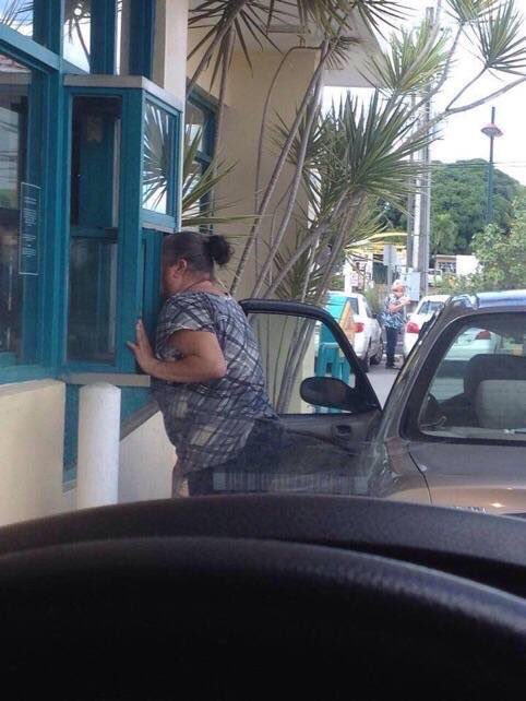 bradleex's tweet image. mcdonald’s employee: the ice cream machine is broken

me: Iemme see