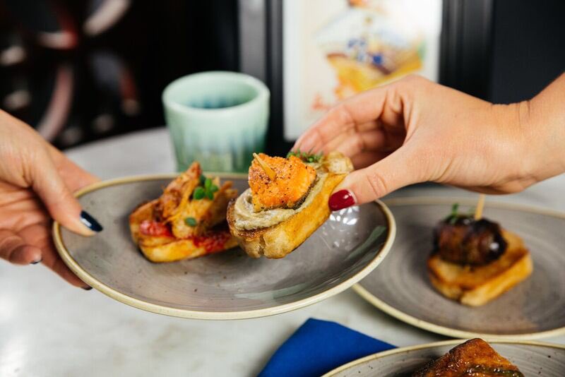 #tapasthursday is upon us. Come on down and celebrate these spring-like temperatures with us!
•
•
•
#tapas #tastethe6ix #tastetoronto #tofoodies #tofoodies #queenwest #torontorestaurants