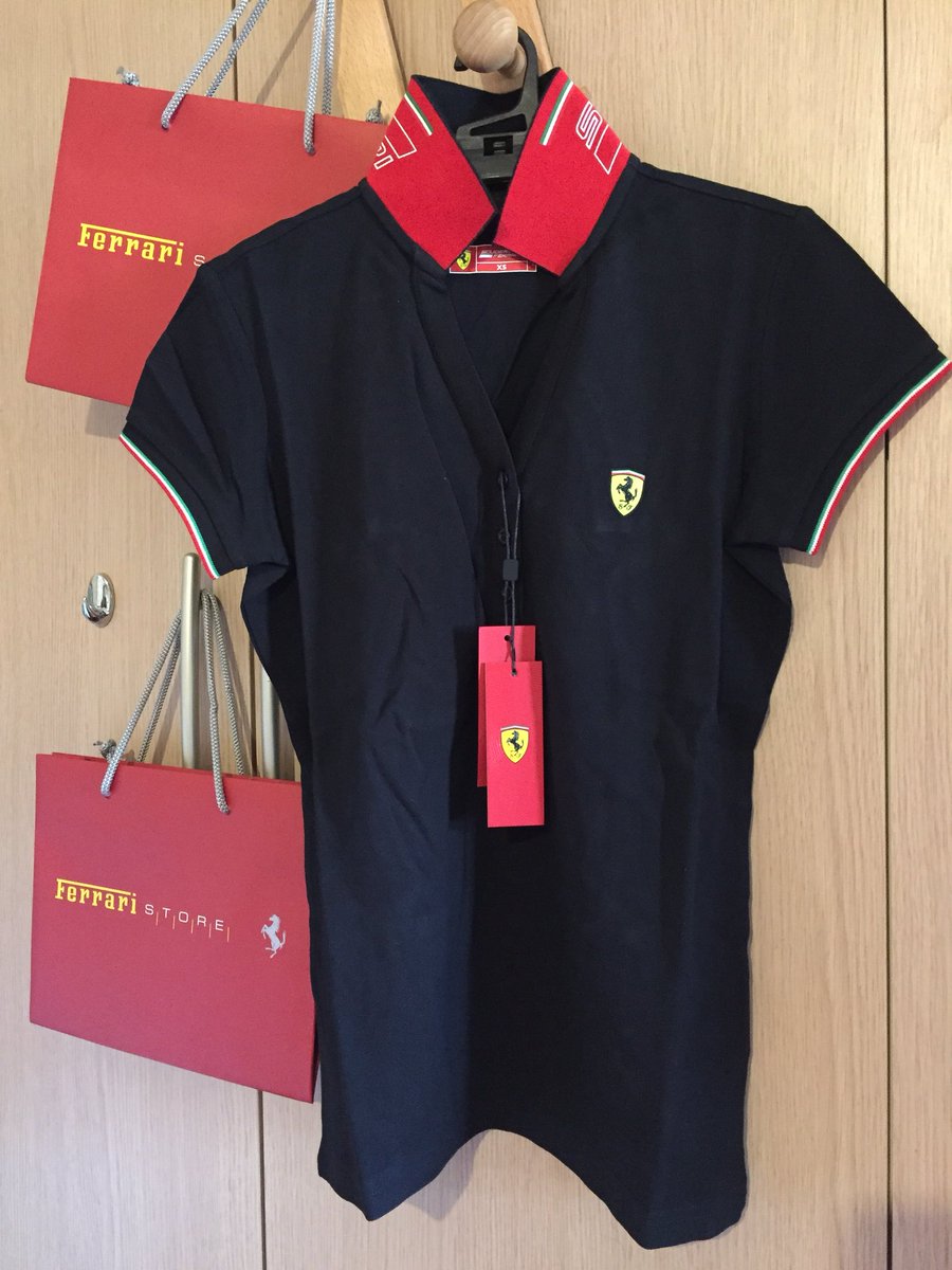 nieke_aereta's tweet photo. Lanjut Bongkaran hasil buruan ke Ferrari Official #FerrariModenaItaly ,siapa tau bikin keringetan๐ Ini punyaki pribadi. T-Shirt Scuderia Ferrari Black and Red. Size XS. Tinggal pake manset kerah tinggi, trus pake kulot atau celananya roknya Zaskia Mecca. Gorgeous๐๐ https://t.co/bDza7ULQh5