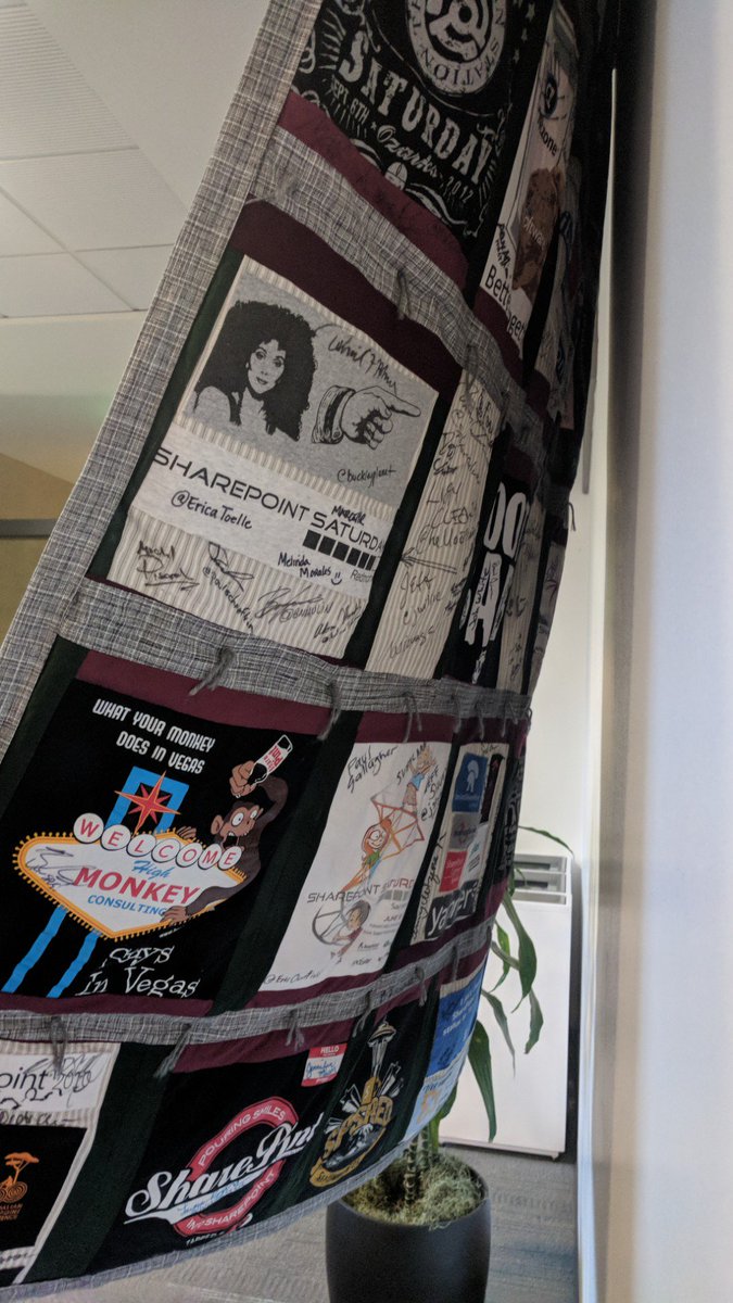 mkashman's tweet photo. Behind #ShareQuilt is #CherPoint Cc:@buckleyplanet (@ ShareQuilt in Building 34 in Redmond, WA w/ @resing) https://t.co/Oo78a12dSh https://t.co/jnMJPykr1V
