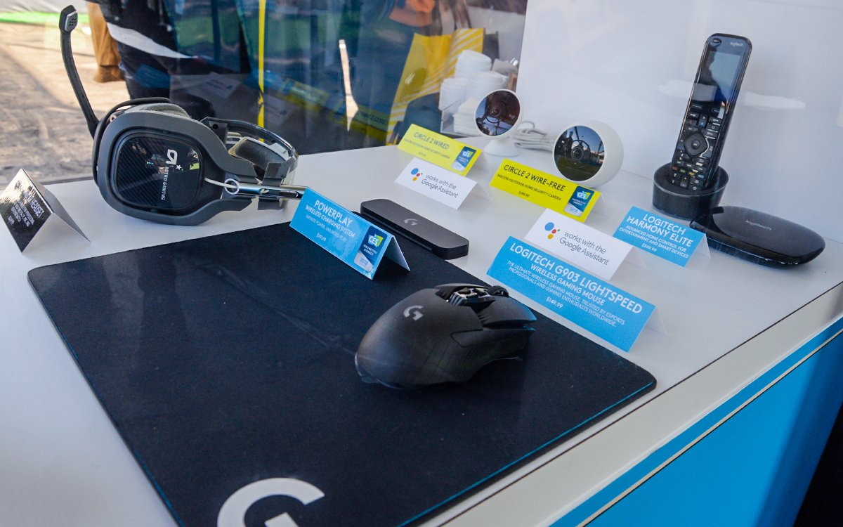 Logitech's tweet image. How can you resist prizes? Don’t fight it. Just RT this for a chance to win! #LogiTreats #CES2018