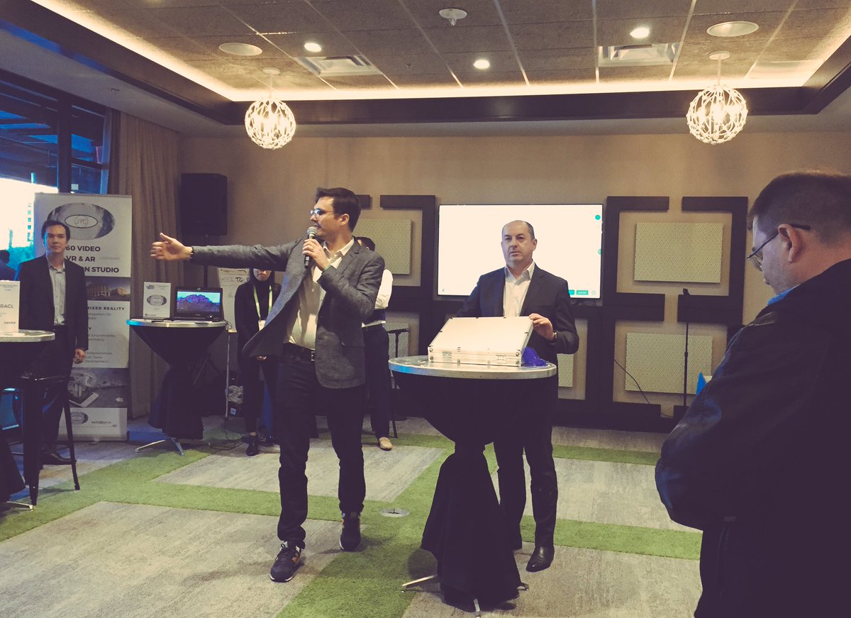 BNPP_PF's tweet image. Startup Session Round #2 ! 
This time, our partners are meeting the Startups. Collaboration is key 🗝️

But let’s make it more fun: each partner have tokens to bet on startups they want to meet... 

So retailers, place your bets !!! 😉

#LEX2018PF #CES2018