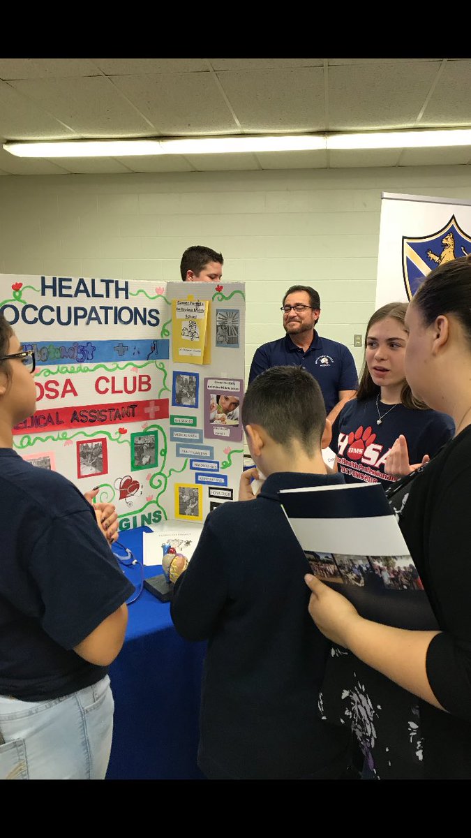 BMSPantherPride's tweet photo. @BMSPantherPride is excited to share all the wonderful opportunities our school has to offer. Great turnout at the #MagnetEXPO tonight! @Grantham_Greats https://t.co/nLi6rYuIGm