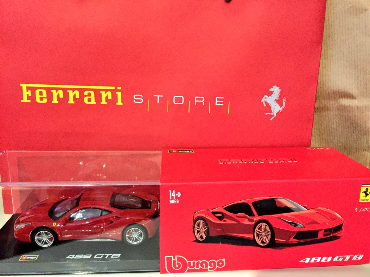 nieke_aereta's tweet photo. 57) Nambah satu lg koleksinya. Harganya edun cuuuy. Yg kuning malah 300-1000โฌ!!!๐ฑ Ini yg paling murah hahahahahahah. #FerrariModenaItaly โค๏ธ๐ https://t.co/S61xpltjW2
