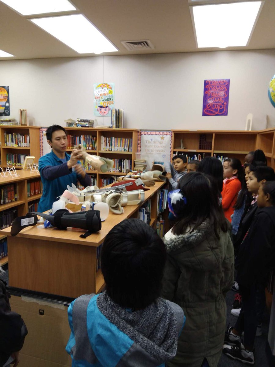 WitterRanchElem's tweet photo. Our 4th grade Hawks got to learn about some of the challenges people with disabilities face daily. #ATouchOfUnderstanding @NatomasUSD #WRE https://t.co/0zT1IiVjx2