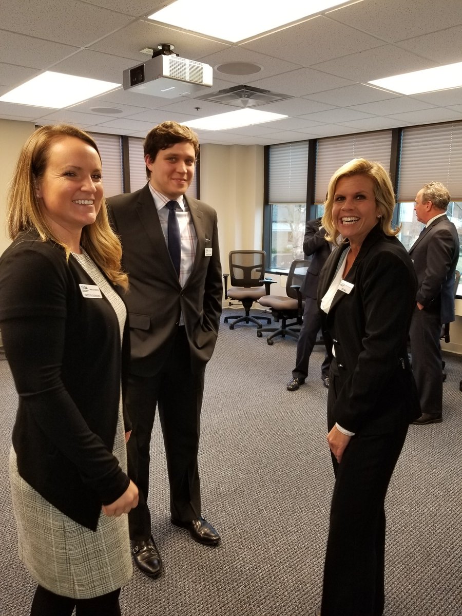 NKYBARASSN's tweet photo. Today's #MATCH  Mentee/Mentor orientation was a great success!  What an awesome class!!!!!   We are looking forward to an awesome year with this fabulous group of attorneys! @NKYBARASSN https://t.co/jwFQ74BrQ8
