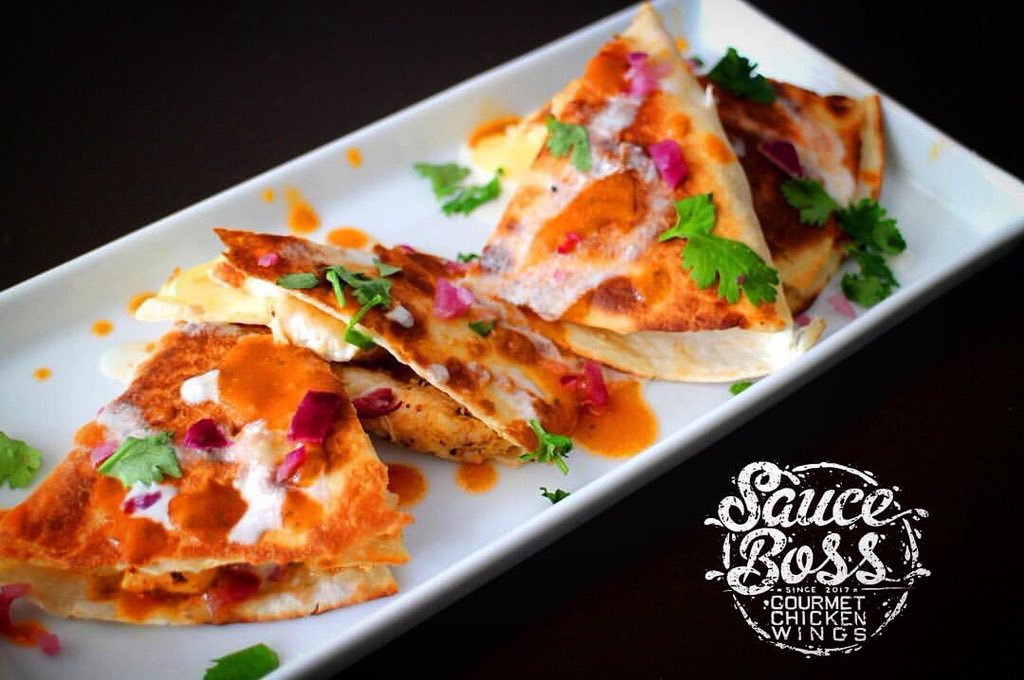 Sauce Boss Osaka バッファローチキンケサディーヤが帰ってくるよ 100 国産鶏肉をトルティーヤに数種のチーズとスペイン玉ねぎと一緒にのせ焼き 仕上げにはバッファローソース ブルーチーズ 玉ねぎとパクチーをのせた絶品メニュー Osaka Likeaboss Sauce Boss Osaka バッファローチキンケサディーヤが帰ってくるよ 100 国産鶏肉をトルティーヤに数種のチーズとスペイン玉ねぎと一緒にのせ焼き 仕上げにはバッファローソース ブルーチーズ 玉ねぎとパクチーをのせた絶品メニュー Osaka Likeaboss