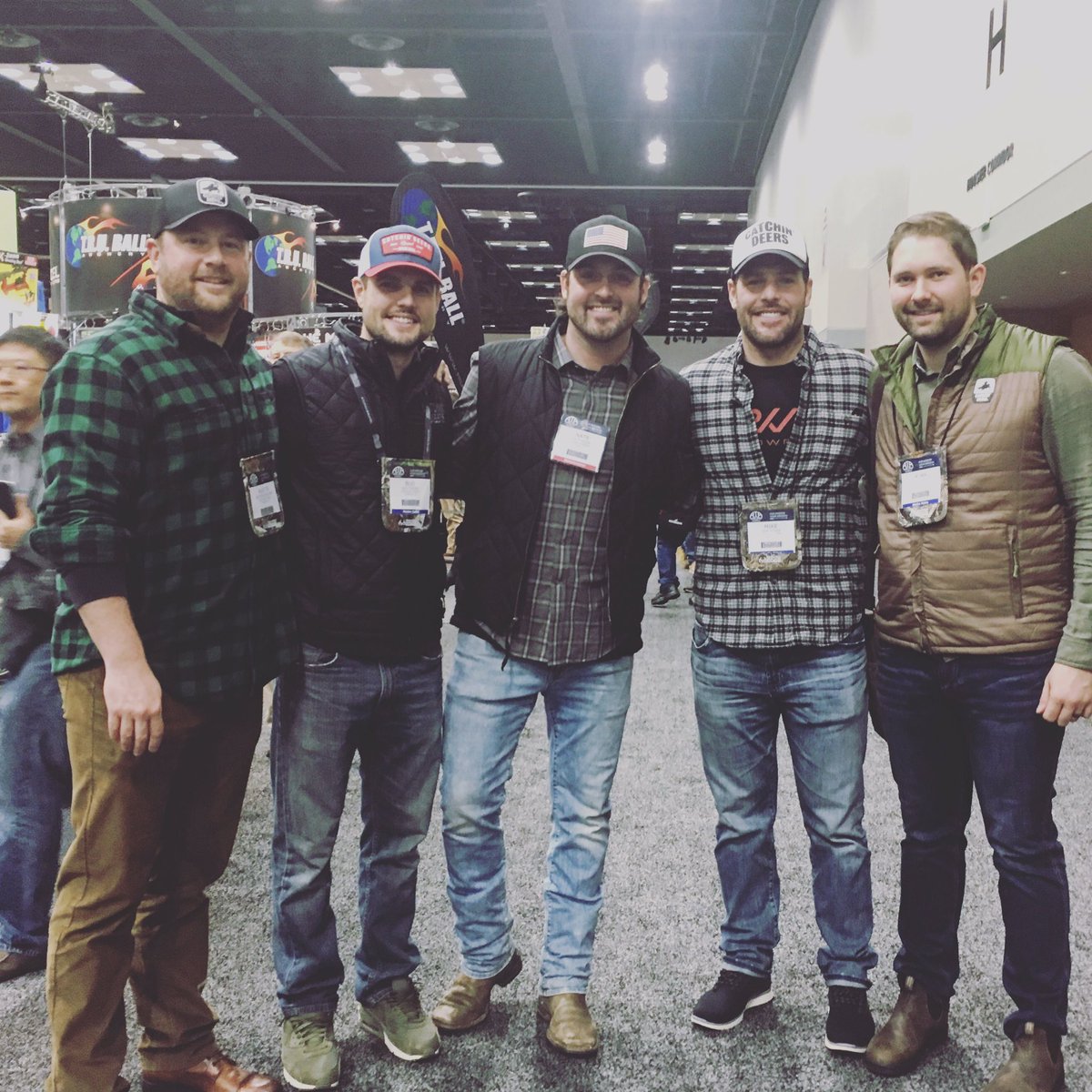 NateHosie's tweet photo. Good times today @atatradeshow! Great catching up with these fellas love what they stand for FUN! Looking forward to "Catchin' Turkeys" this spring! @budfisher @mikefisher1212 #CatchinDeers #TurkeysBeFloppin 🇺🇸 https://t.co/kT5eAtzASU