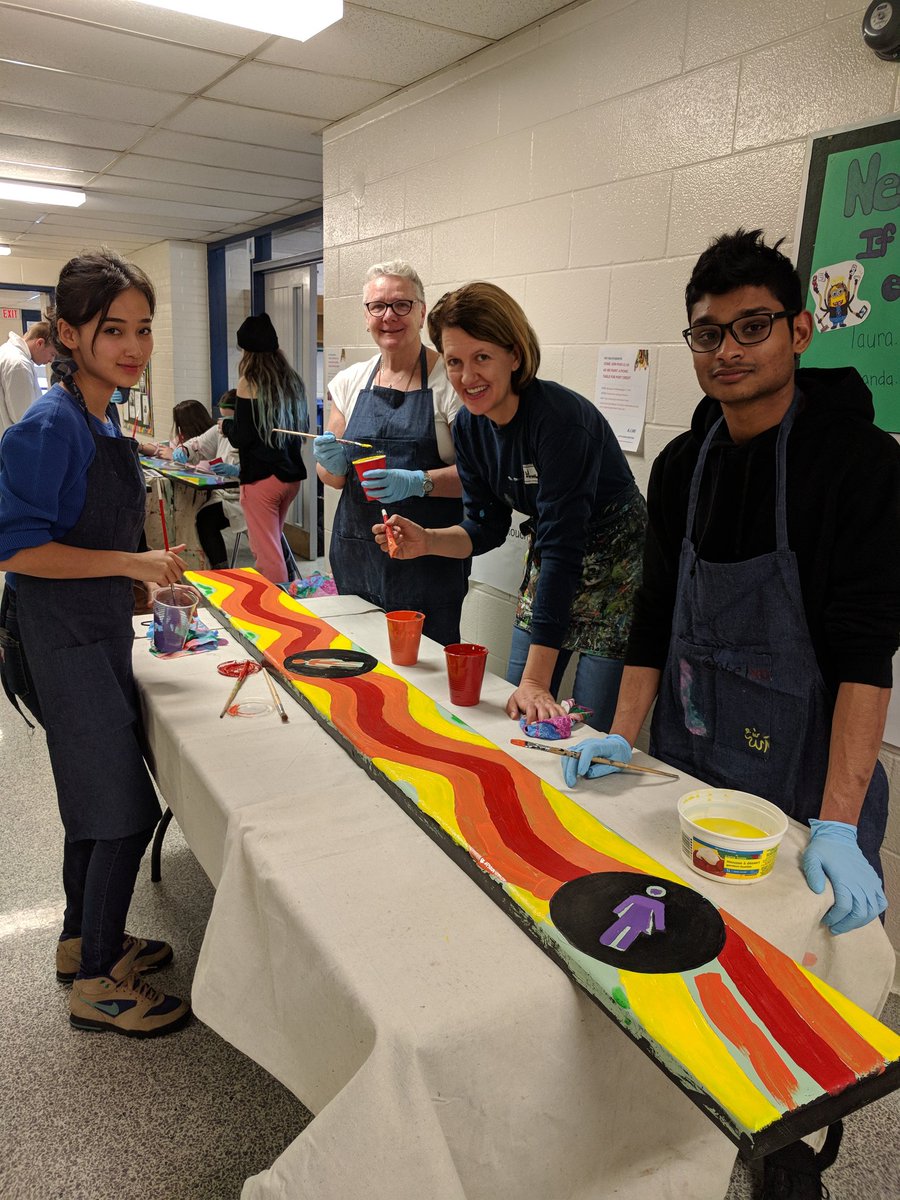 Thank u Lauren from <a href="/PAS_South/">PAS South</a> for designing this amazing park bench for the #LBGTQA2S community! Thanku Anna Ferguson from <a href="/MississaugaPF/">Mississauga Parks & Forestry</a> &amp; community member <a href="/JoAnneBeggsRSW/">@enoughisenough🇨🇦🏳️‍🌈🇮🇪🇵🇸</a> pictured here #ward1derful <a href="/JimTovey/">JimTovey</a>