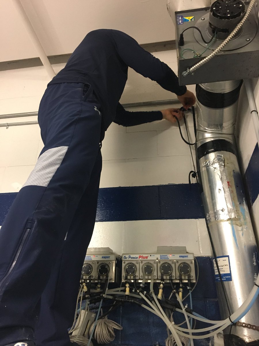 Well done @abrownAT. Teaching <a href="/Cracks16/">Jeff Kyrzakos</a> the tricks of the trade. He’s turning into a fine equipment manager. #superbuddies #sundayfootballpicks