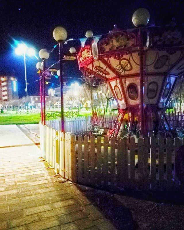 davide_bocca's tweet photo. So creepy!

#carousel #city #chains #play #pesaro #italy https://t.co/HkpibUZL5Y https://t.co/Q9c2vtPG9r